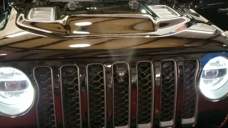 Jeep Gladiator Rubikon can squirt to clean its camera - Video.