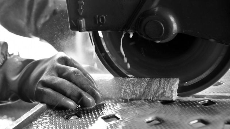 Graphite's production and electric cars