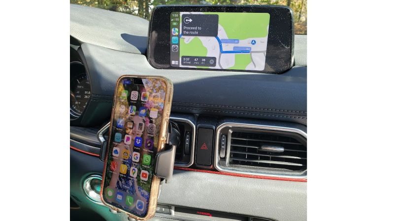 Image of wireless Apple Car Play by John Goreham