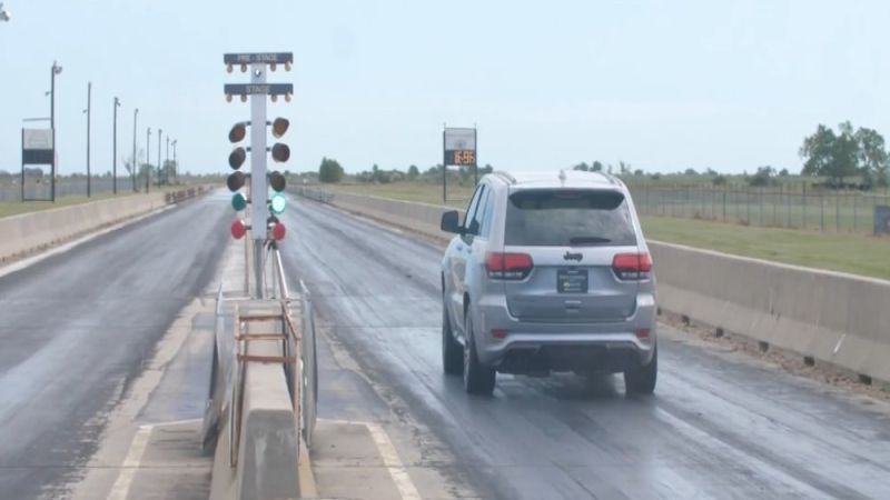 HPE1200 Jeep Grand Cherokee Trackhawk Launching