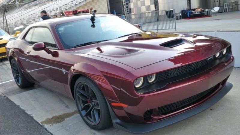 2018 Dodge Challenger SRT Hellcat Widebody in Octane Red
