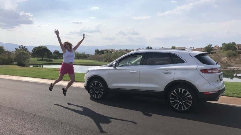 New Lincoln buyer is happy after switching from Lexus.