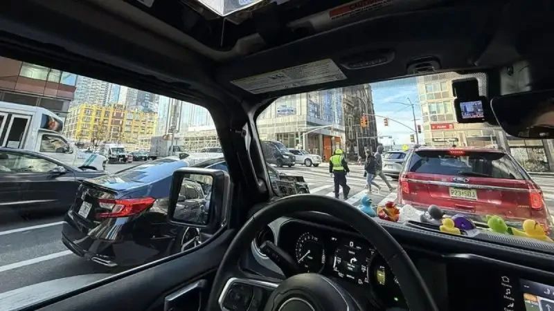 Jeep Wrangler Owner Living in a Jersey Suburb of New York City Drives in Manhattan For The First Time