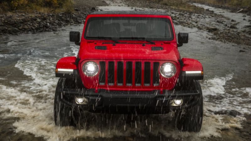 2018 Wrangler Rubicon front in water