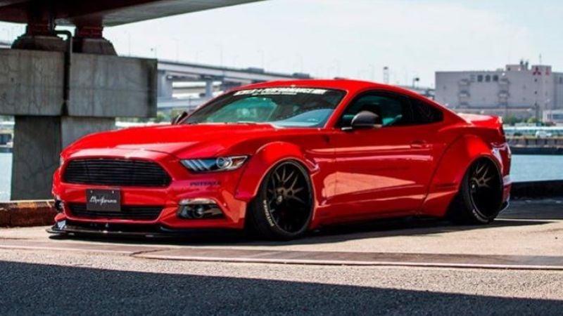 Liberty Walk Ford Mustang