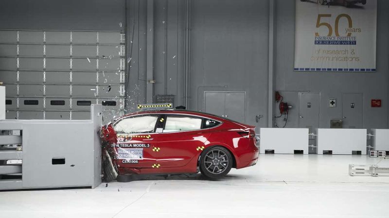 Tesla crash image courtesy of IIHS