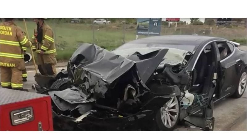 Tesla Autopilot may have trouble with stationary objects.