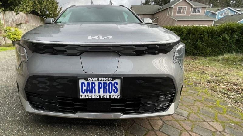 Gray Kia Niro front end view
