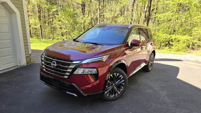 2025 Nissan Rogue image by John Goreham