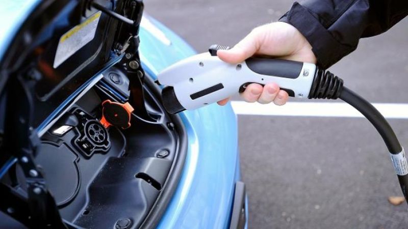 Nissan Leaf Charging