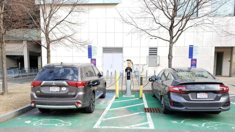 Mitsubishi Outlander Image by John Goreham