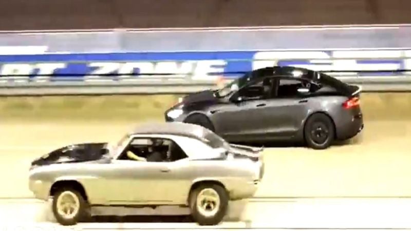 Model S Plaid 69 Camaro Race