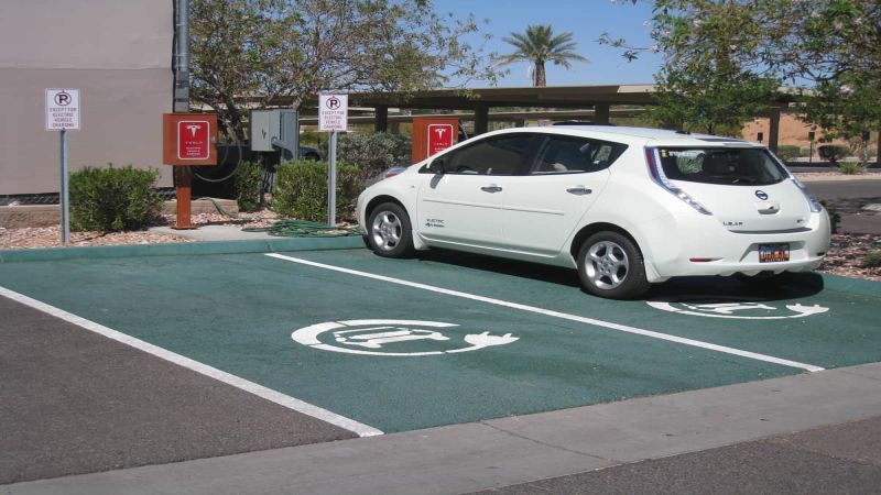 Plugshare App: how to find free EV charging stations near you