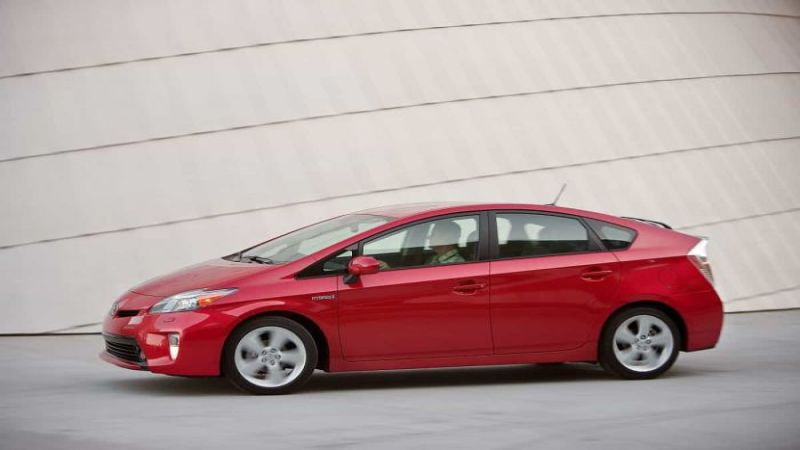 California Toyota dealer accuses Toyota of selling unsafe Prius cars. 