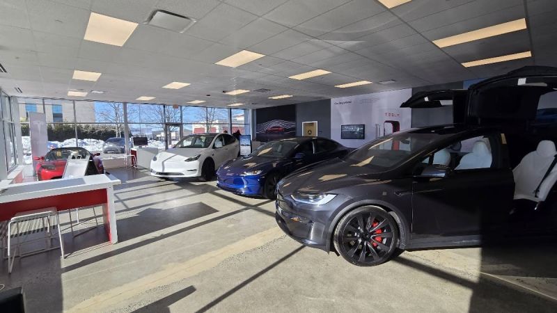 Image of Tesla dealership by John Goreham