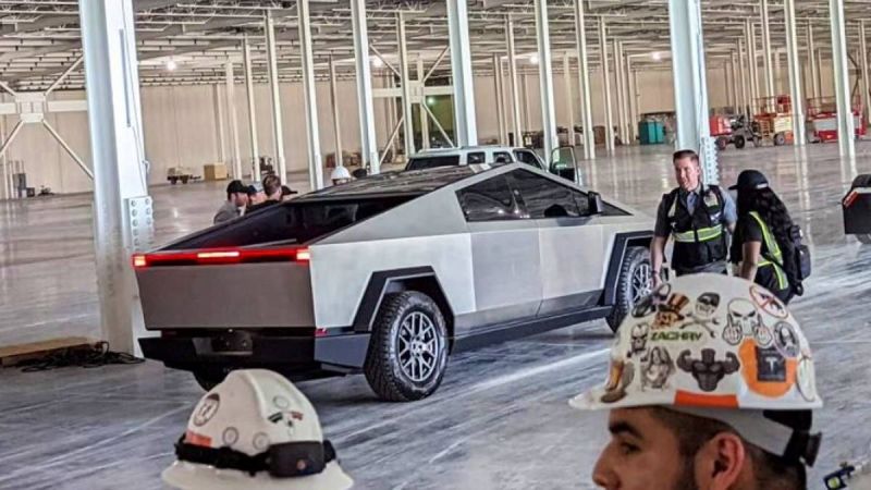 Clearest Image of Cybertruck with New Exterior Design
