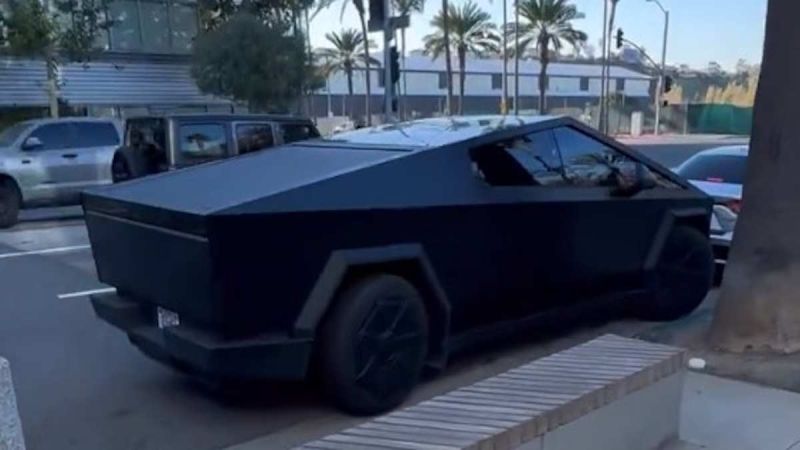 Tesla Cybertruck Reservation Holders Will Need to Pay $1,000 In A Non-Refundable Early Access Deposit In Order To Take Delivery