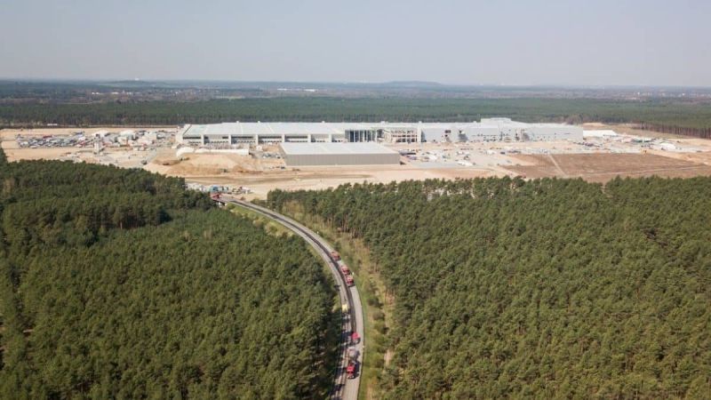 Tesla Giga Berlin is delayed.