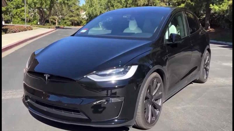Tesla Seriously Needs To Start Advertising Their Prices - A Model X Is NOT $130,000