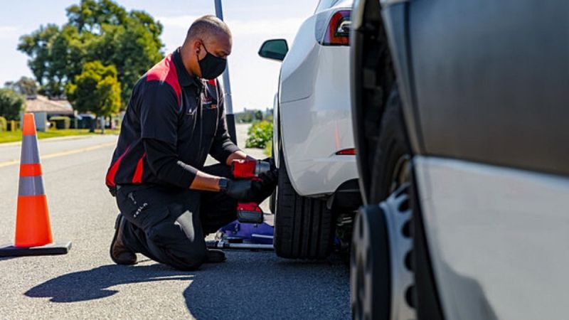 Tesla Service: Image source Tesla Inc.