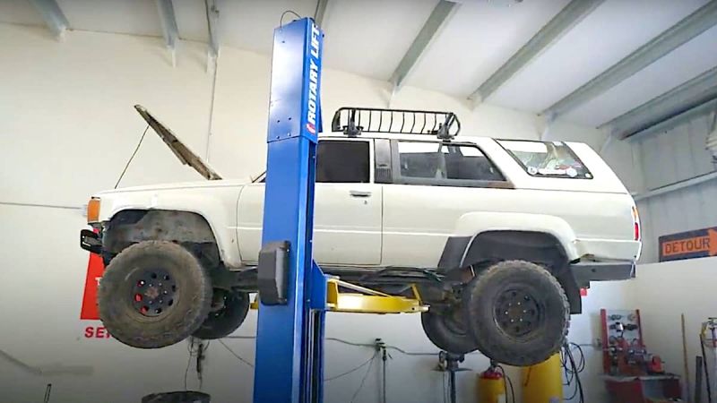 Toyota 4Runner Vehicle Inspecting