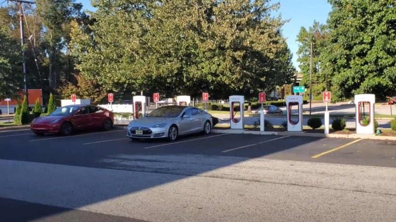 Comparing a Traditional Car to a Tesla