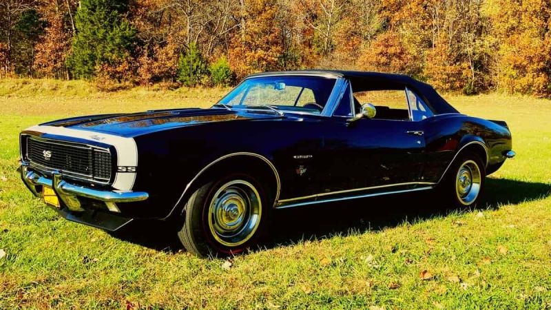 Tres Black 1967 Camaro RS/SS