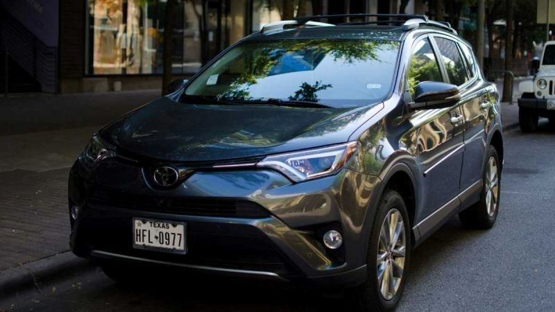 5-Year-Old SUVs that are fuel efficient and affordable