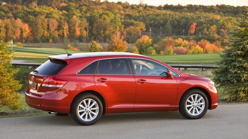 Toyota Venza Barcelona Red profile view