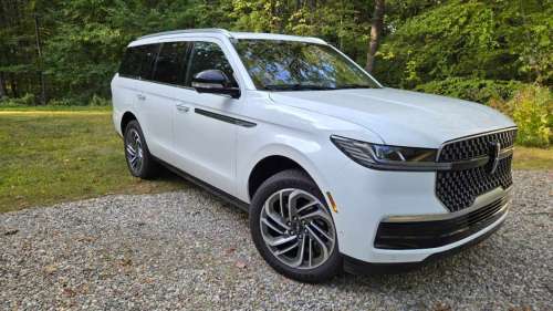 2025 Lincoln Navigator Plays Well In the Big Leagues