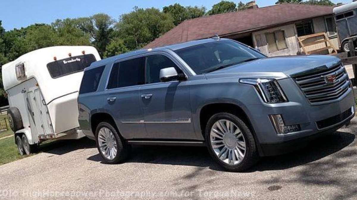 escalade towing