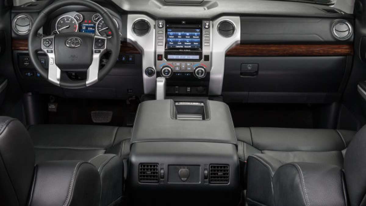 tundra ltd dash