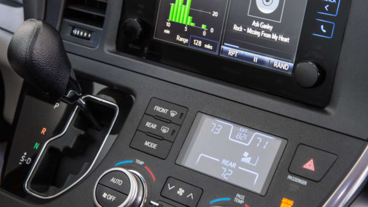 2015 sienna center stack