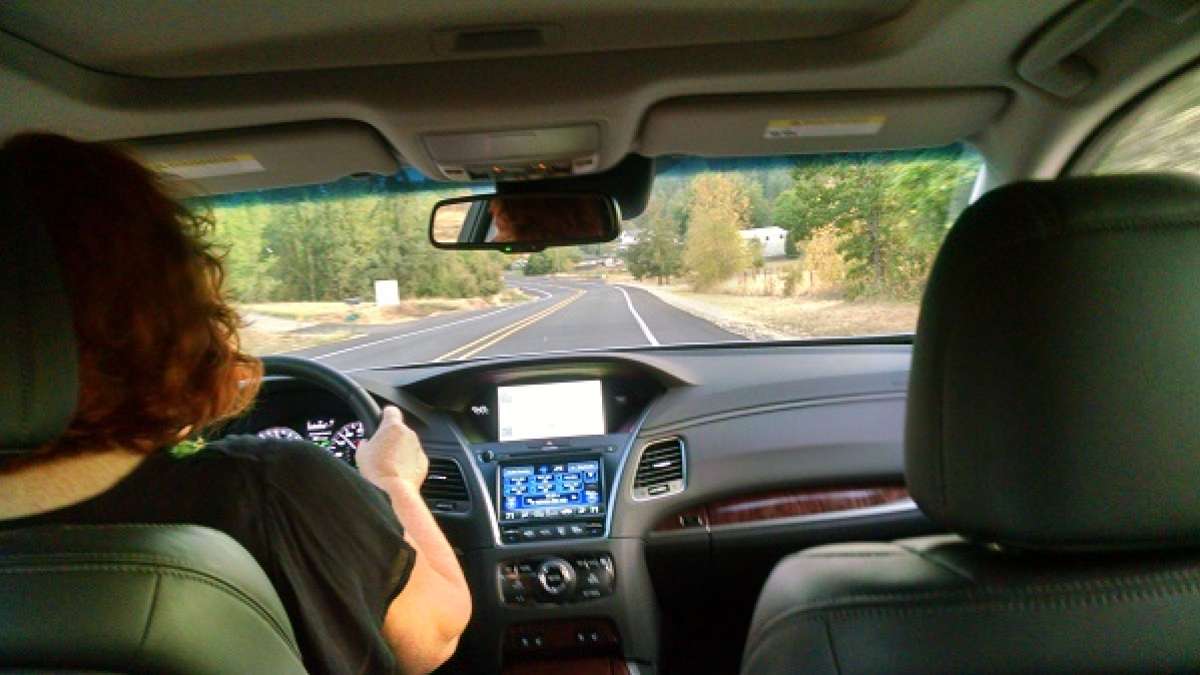 2016_Acura_RLX_Cockpit
