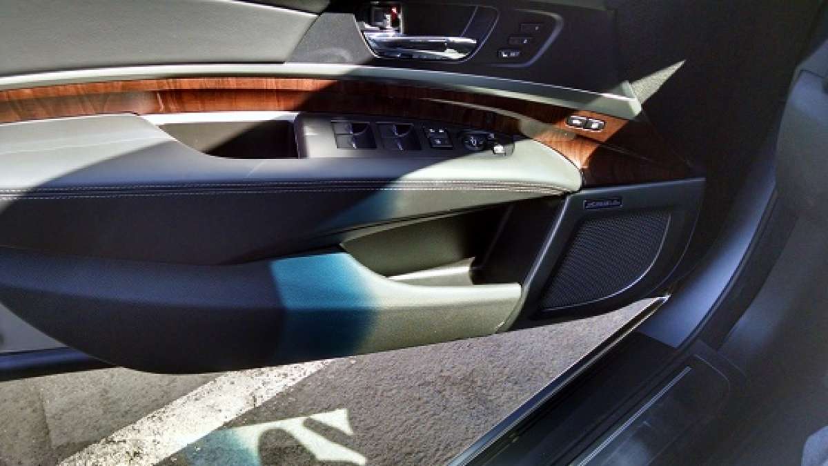2016_Acura_RLX_Interior