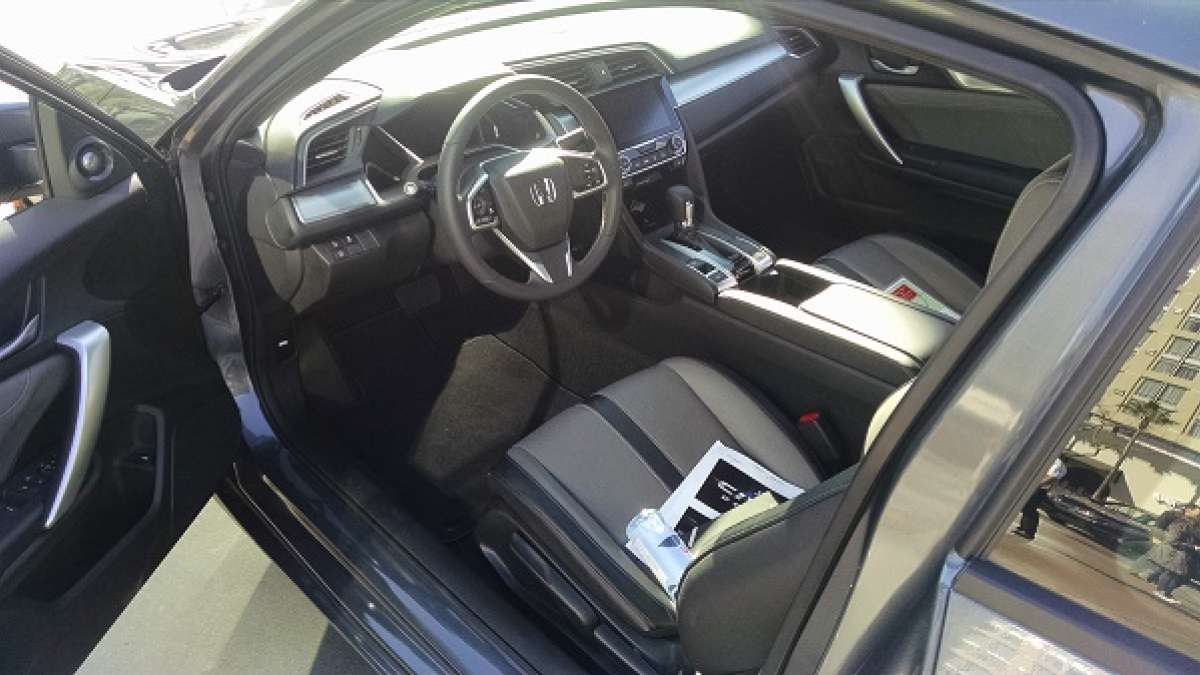 2016_Civic_Coupe_Interior