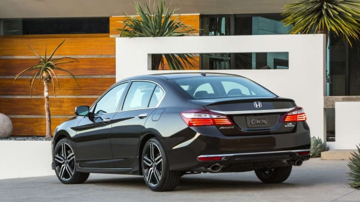 2016_Accord_Rear_Deck