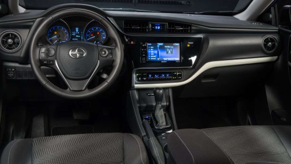 scion im inside