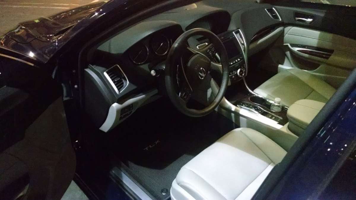 Acura_TLX_Drive-Environment