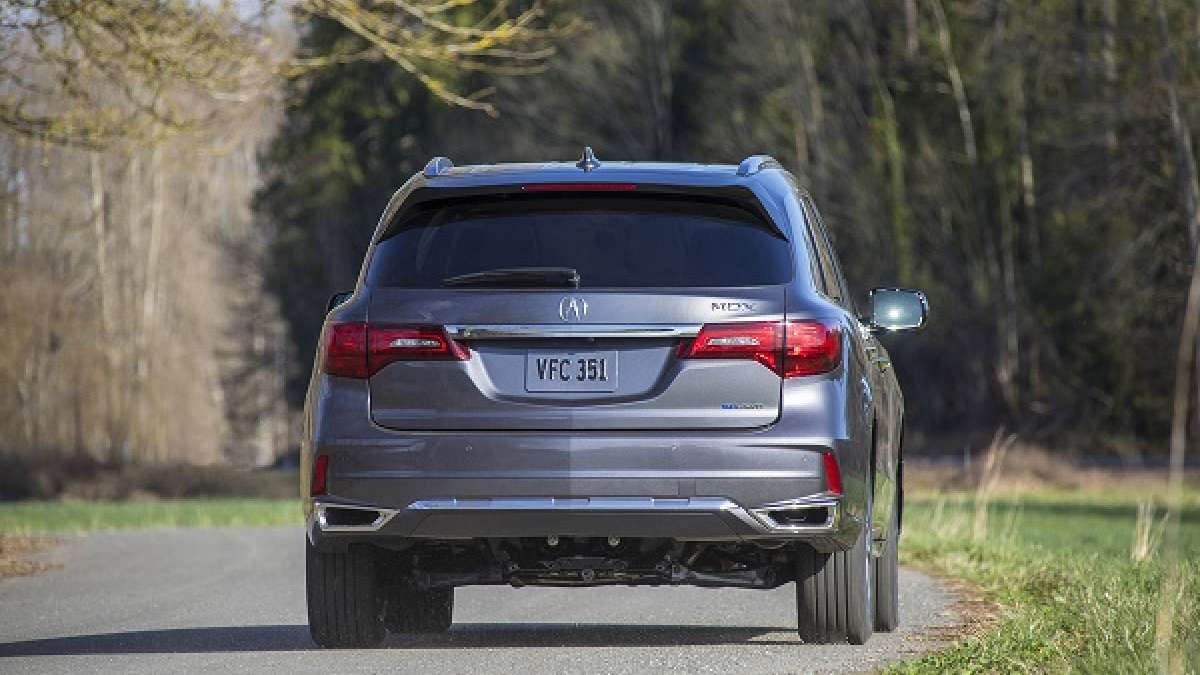2017_Acura-MDX_Rear_View