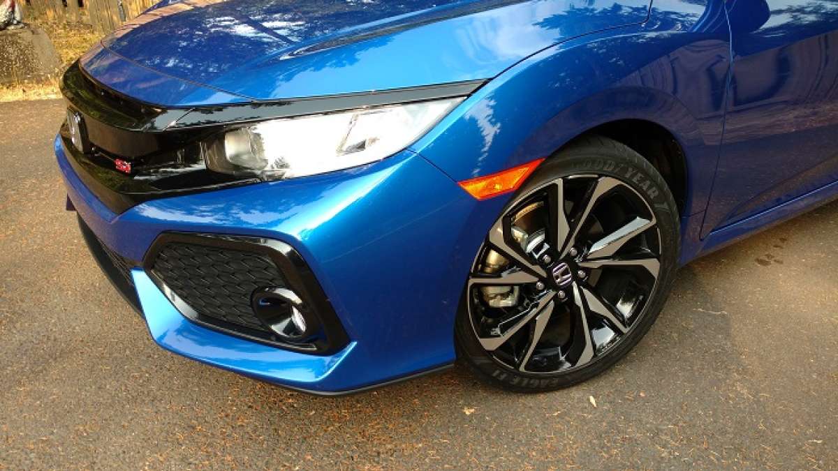 2017_Honda_Civic_Si_Front_Quarter