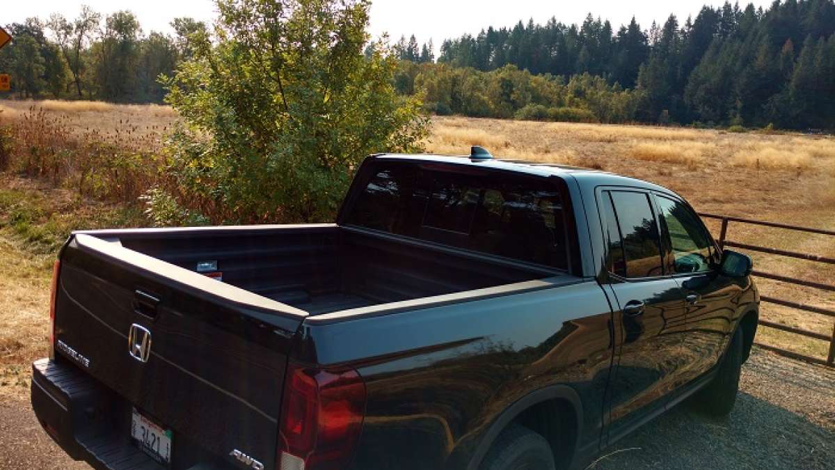 2017_Honda_Ridgeline_Ranch_Gate