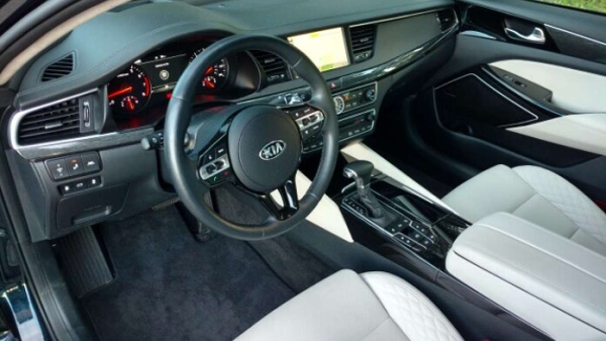 Kia_Cadenza_Interior