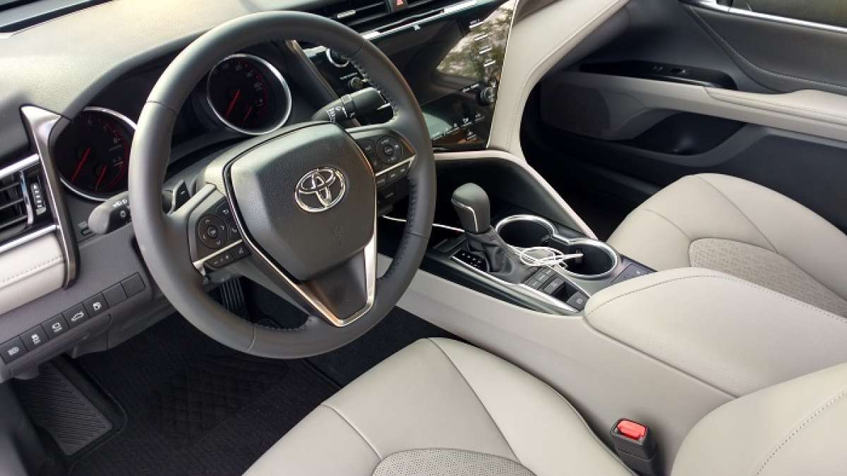 2018_Toyota_Camry_Interior_McCants