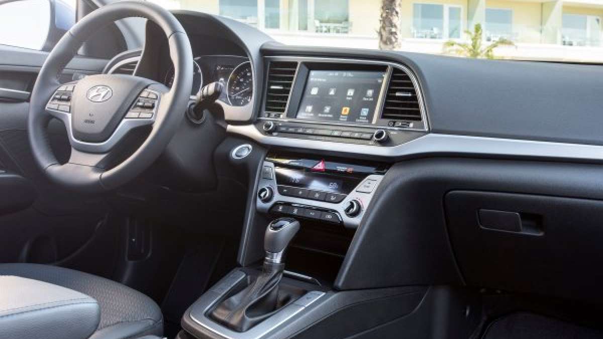 17 elantra dash