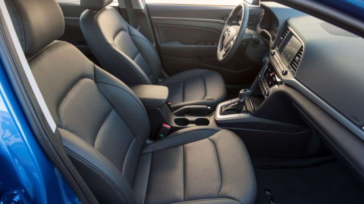 17 elantra seats