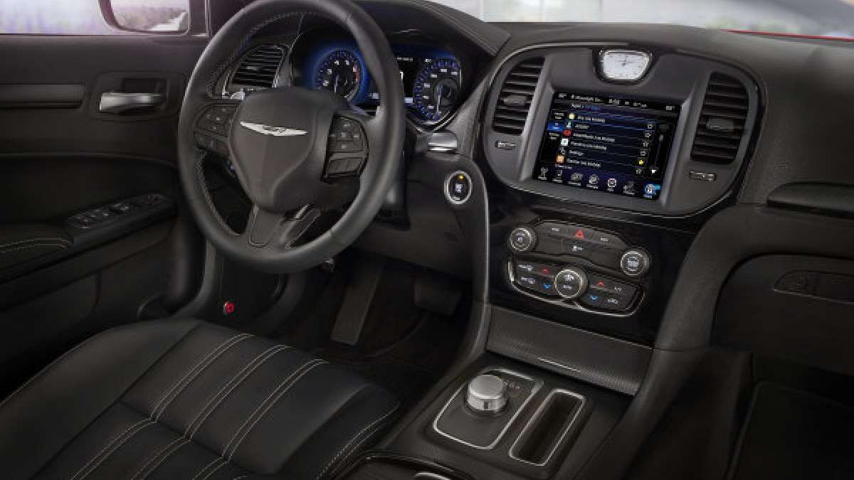 2015 300s interior