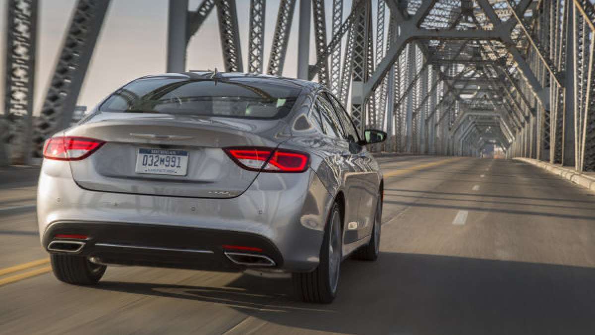 chrysler 200 rear
