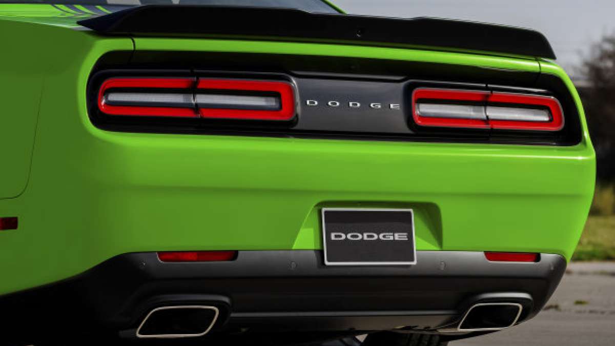 2015 challenger rt tails
