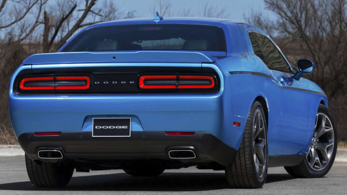 2015 challenger rear
